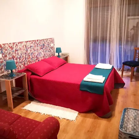 House With 3 Bedrooms In With Enclosed Garden And Wifi