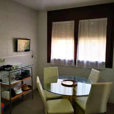 House With 3 Bedrooms In With Enclosed Garden And Wifi Semesterbostad Carracedelo