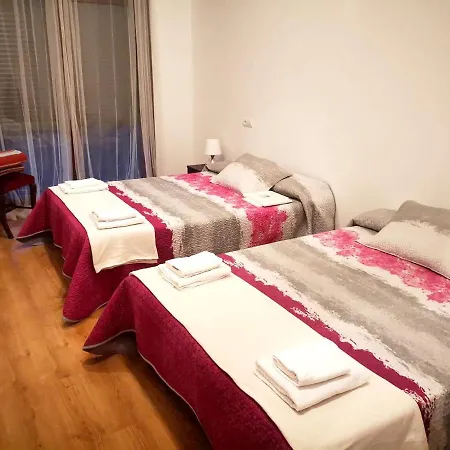 House With 3 Bedrooms In With Enclosed Garden And Wifi Carracedelo